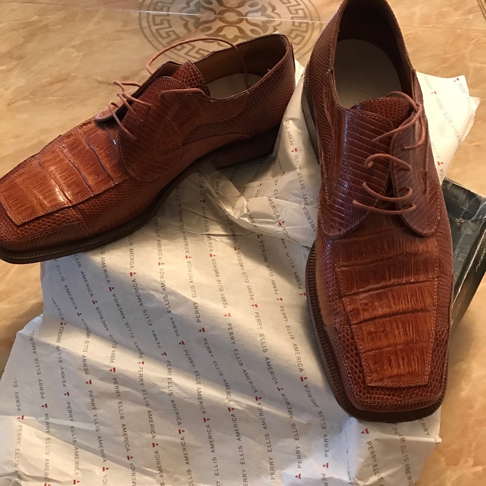 Men’s dress shoes